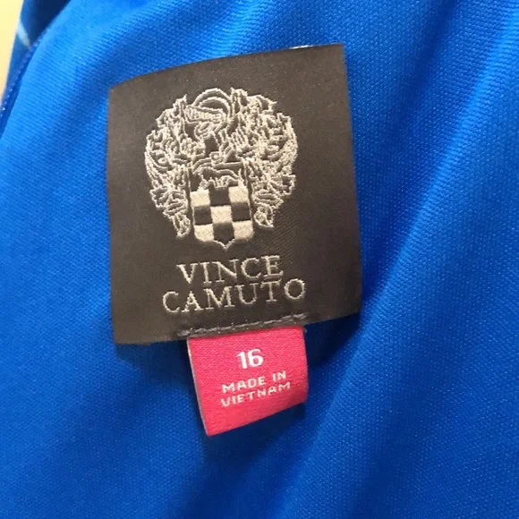 Vince Camuto off v-neck, pretty scrunched shirt sleeves fit & flare dress - Picture 7 of 15